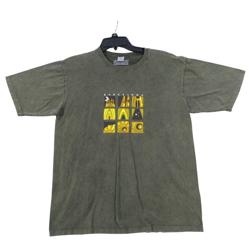 Pakamita Barcelona Graphic T-Shirt Mens Medium Green Cotton Sagrada Familia Art